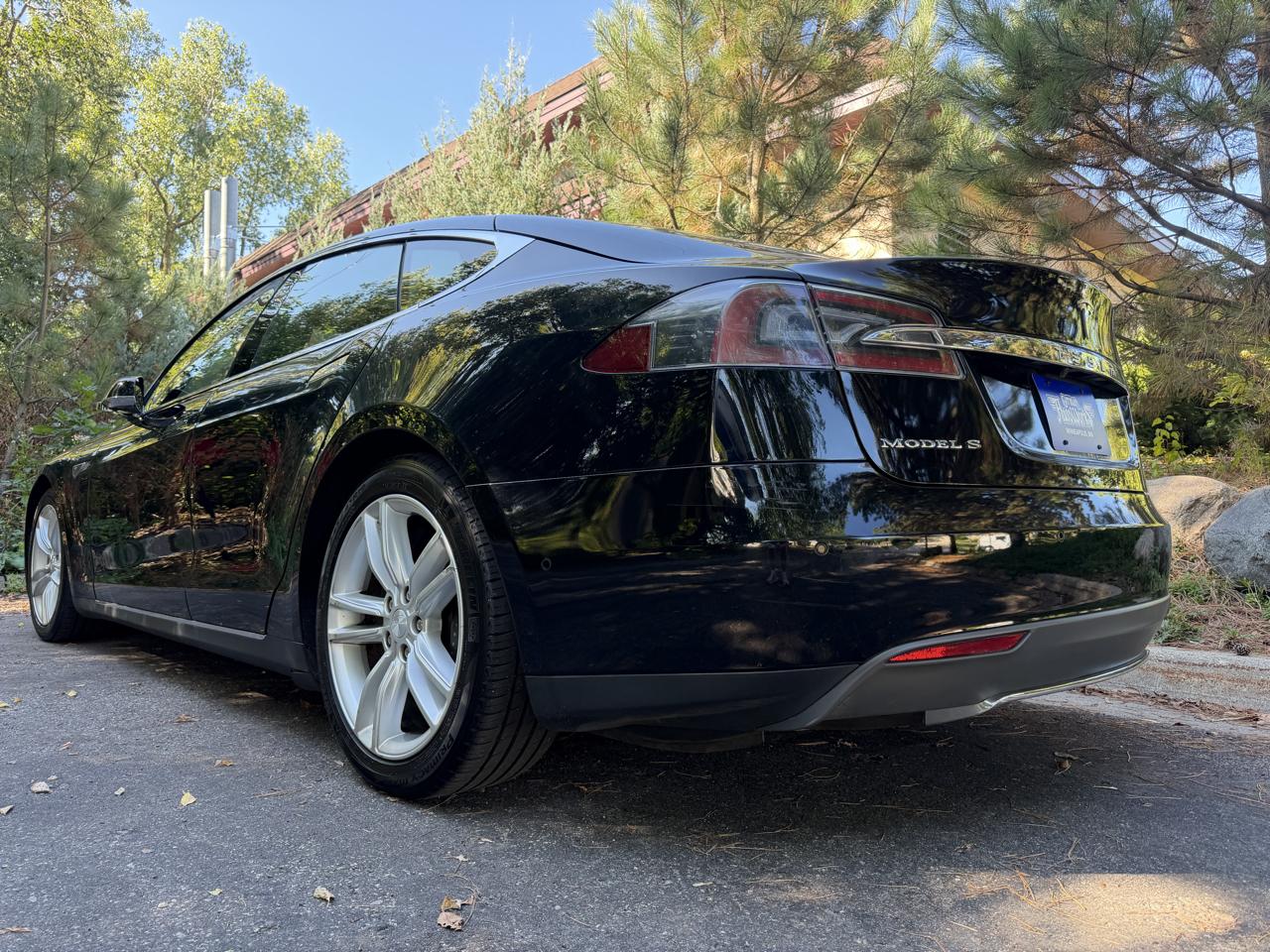 Tesla Model S 85D 2015