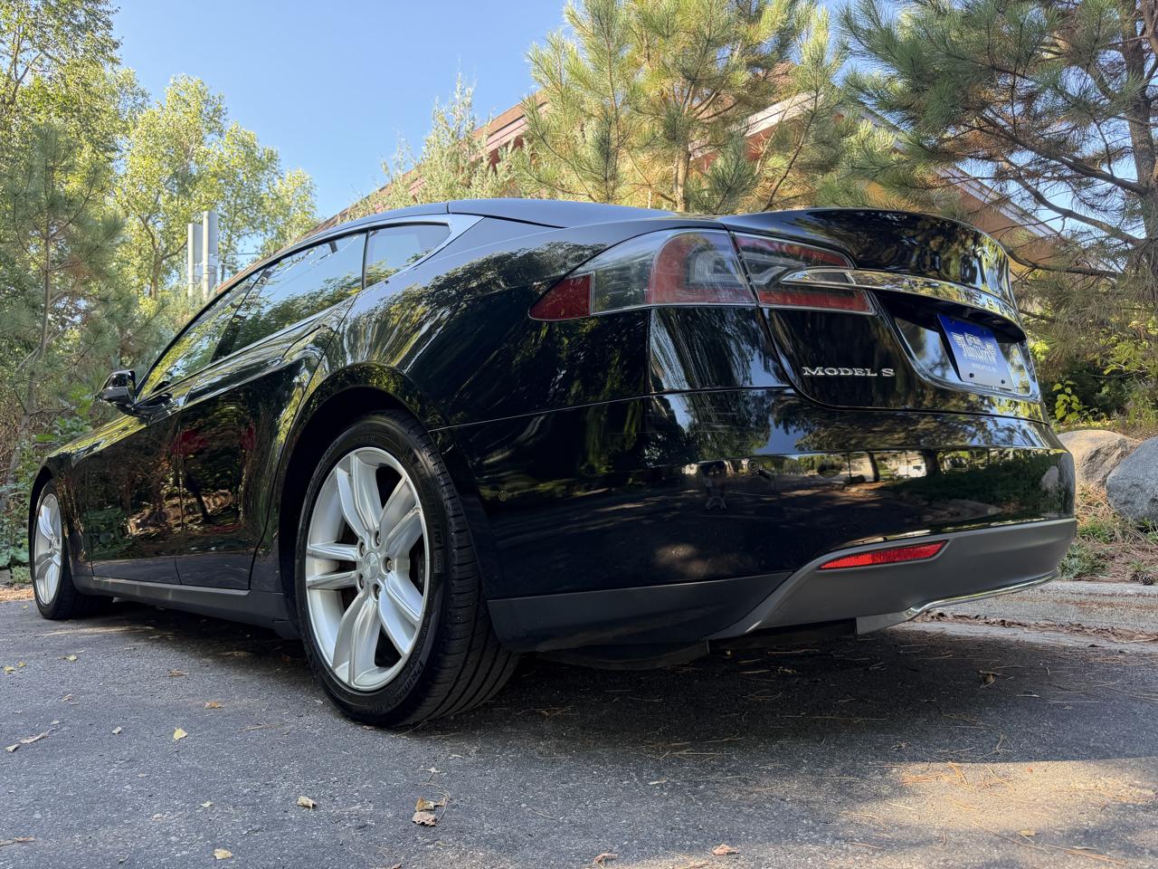Tesla Model S 85D 2015