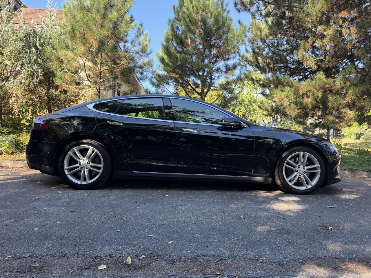Tesla Model S 85D 2015