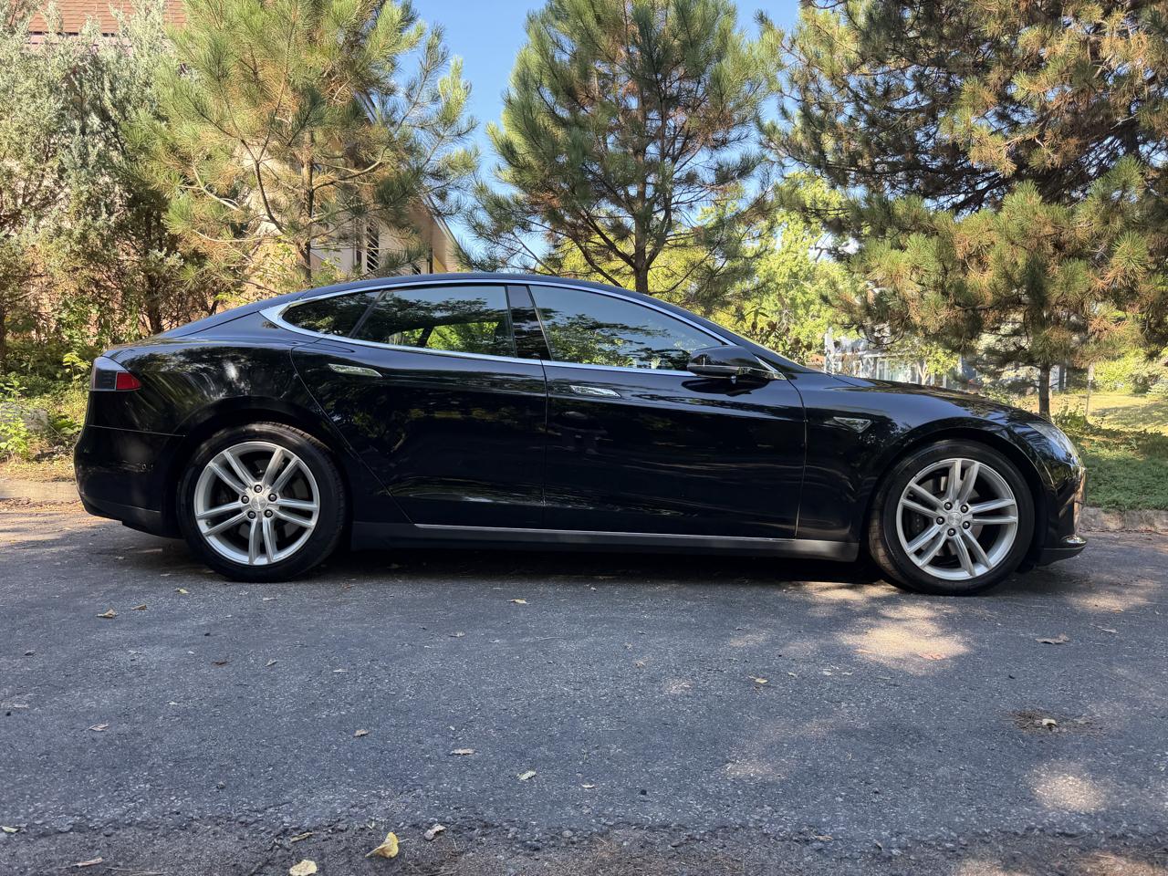 Tesla Model S 85D 2015