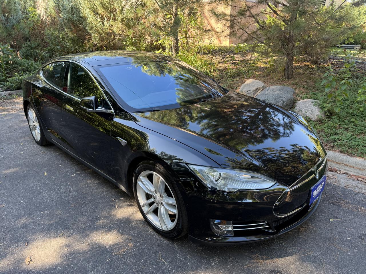 Tesla Model S 85D 2015