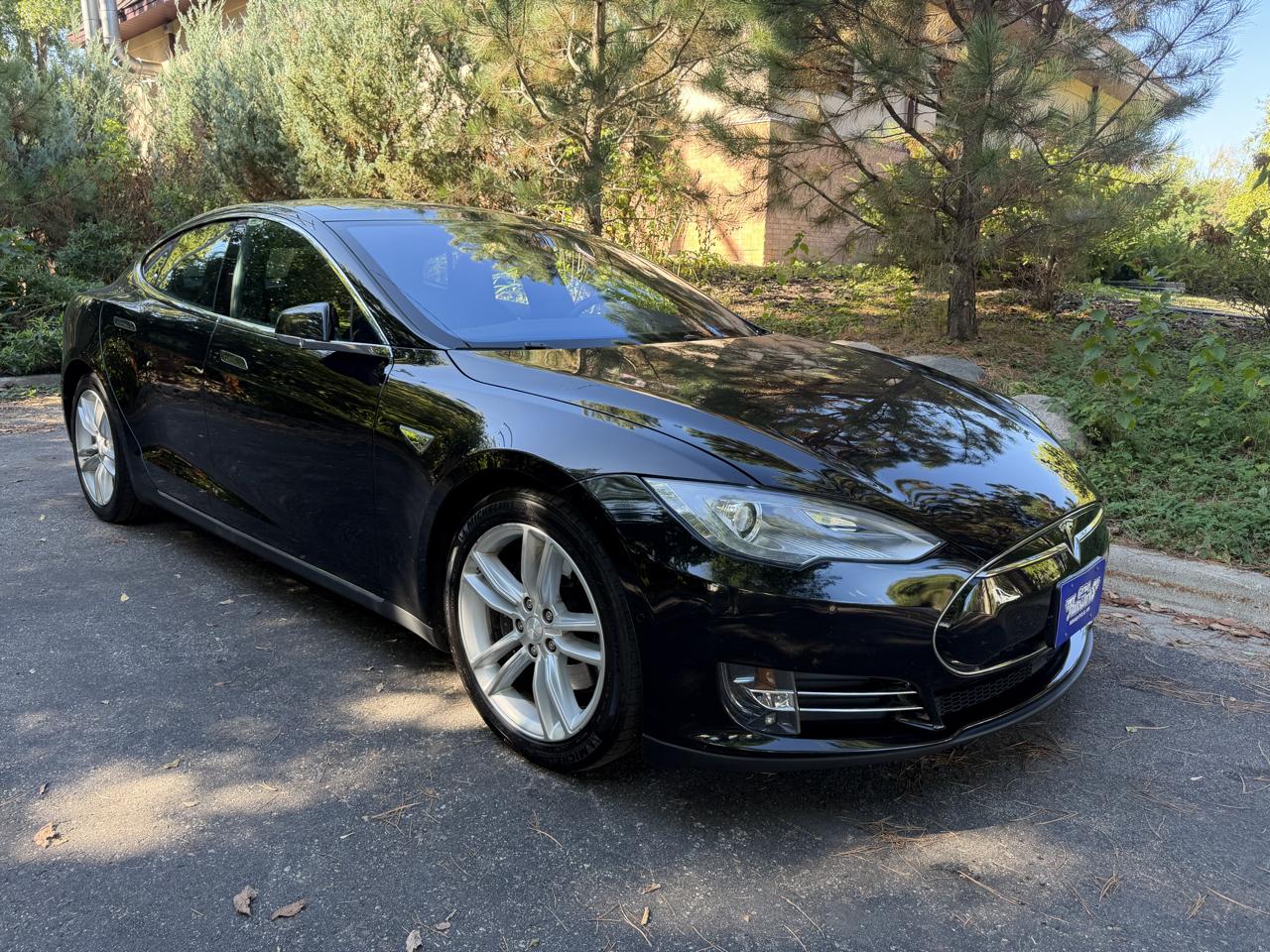 Tesla Model S 85D 2015
