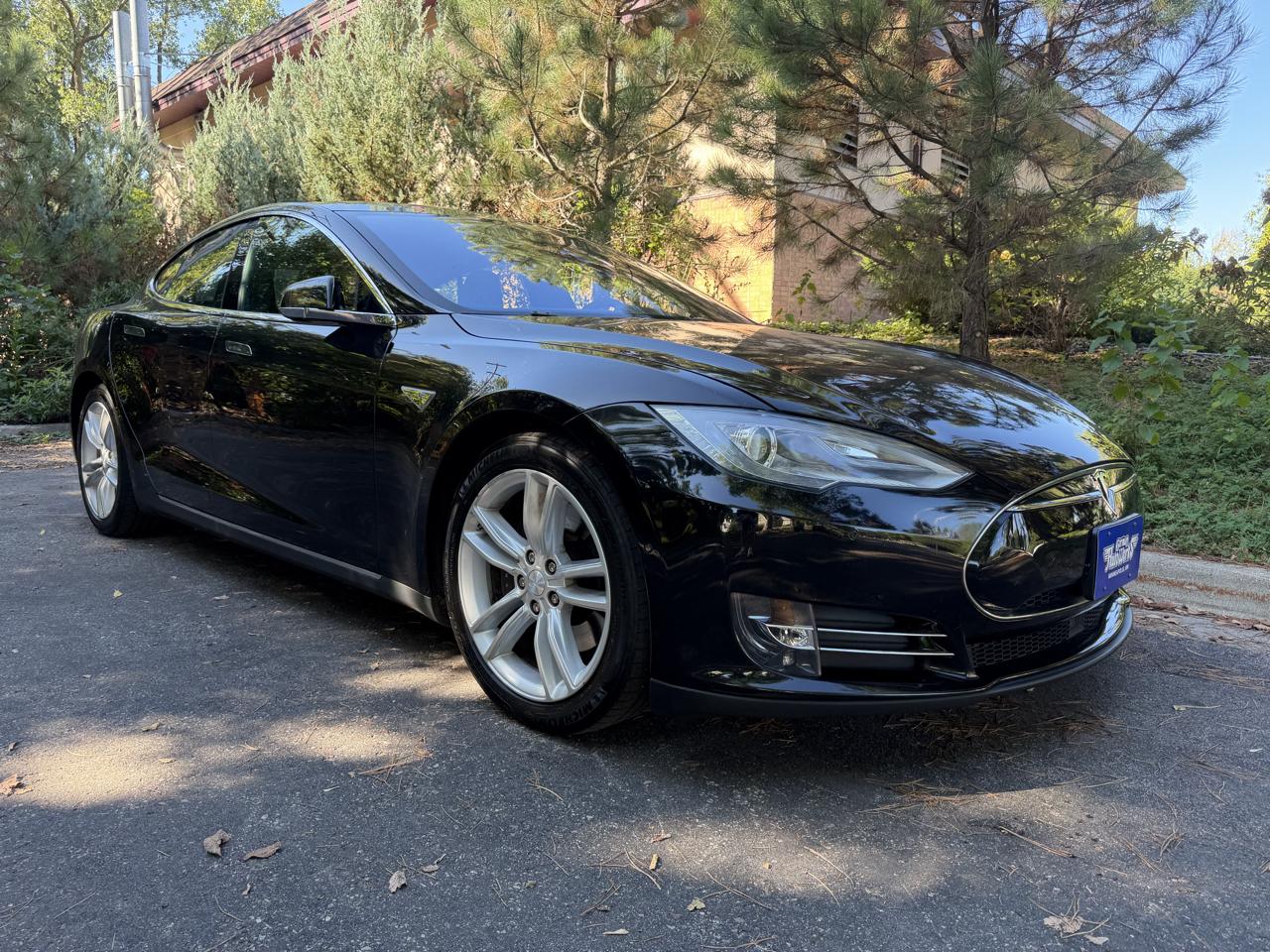 Tesla Model S 85D 2015