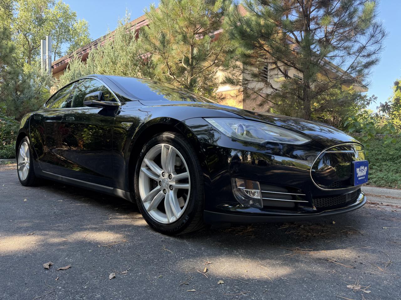 Tesla Model S 85D 2015
