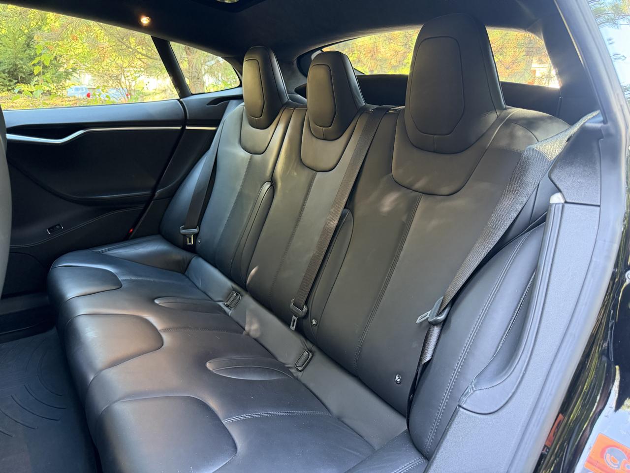 Tesla Model S 85D 2015