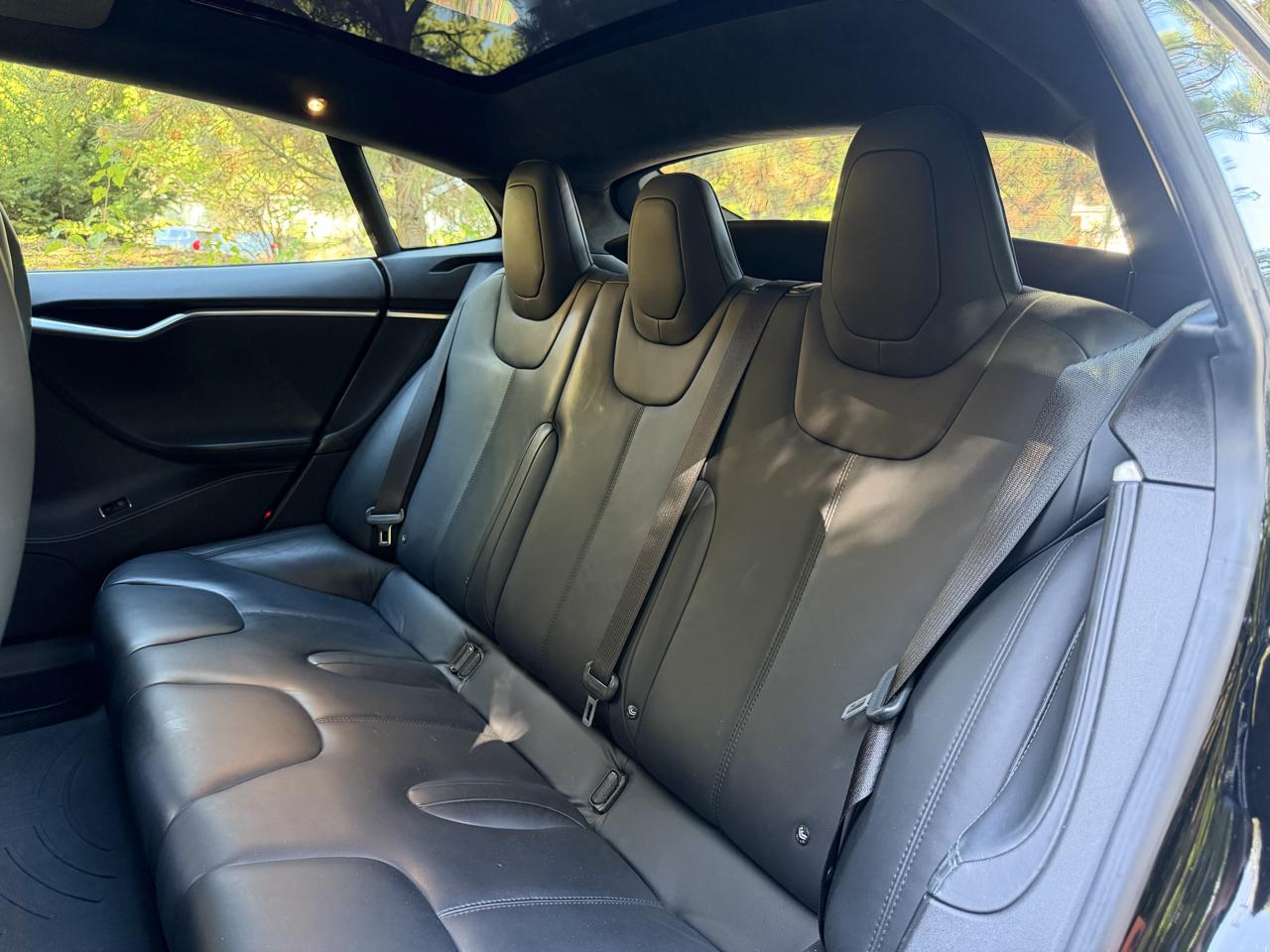 Tesla Model S 85D 2015