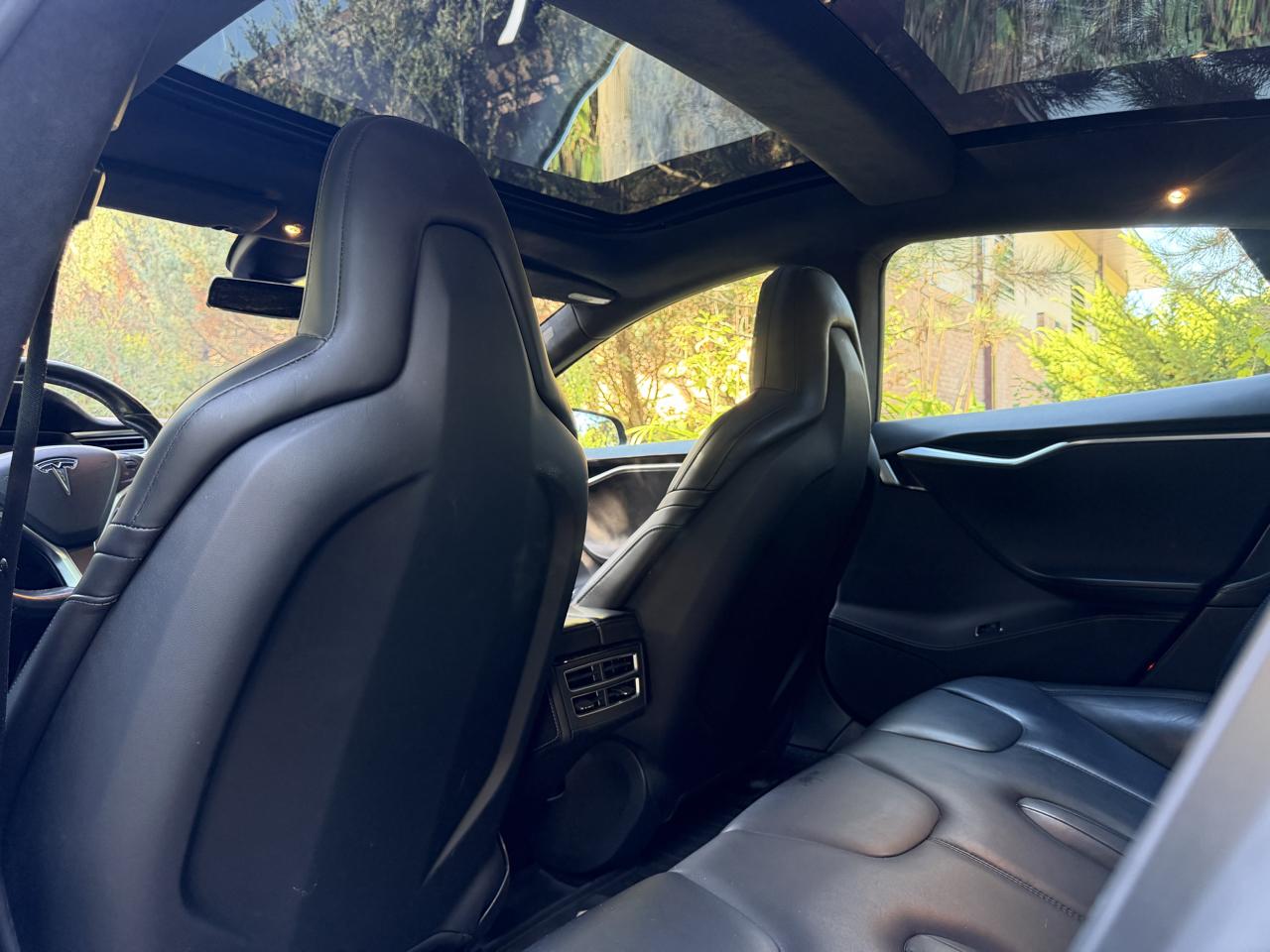 Tesla Model S 85D 2015