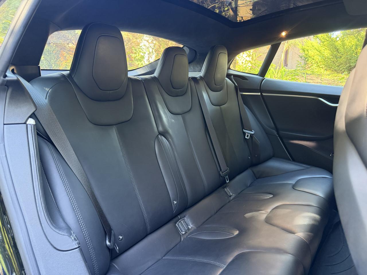 Tesla Model S 85D 2015