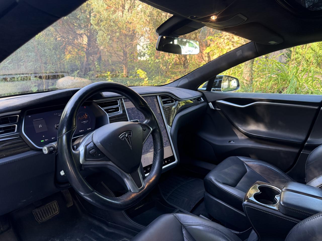Tesla Model S 85D 2015