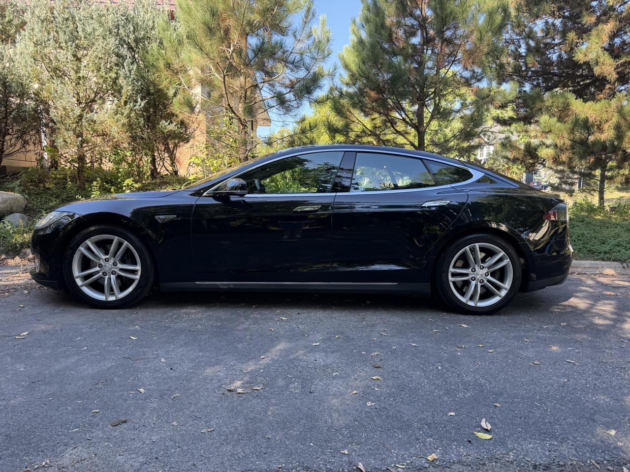 Tesla Model S 85D 2015