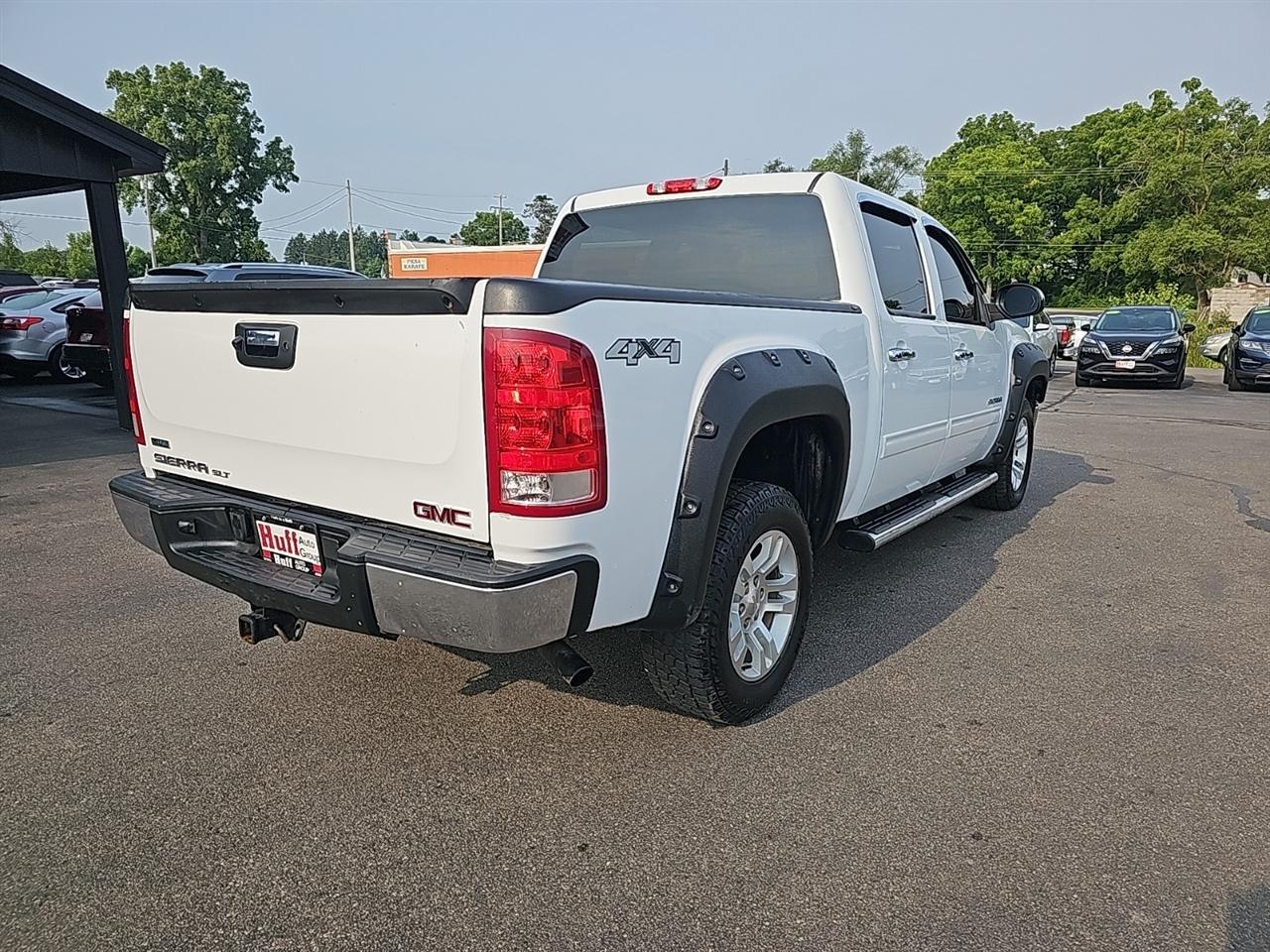 GMC Sierra 1500 SLT Crew Cab 4WD 2011