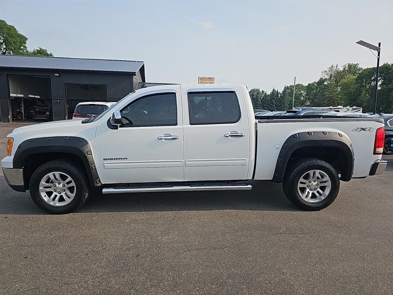 GMC Sierra 1500 SLT Crew Cab 4WD 2011