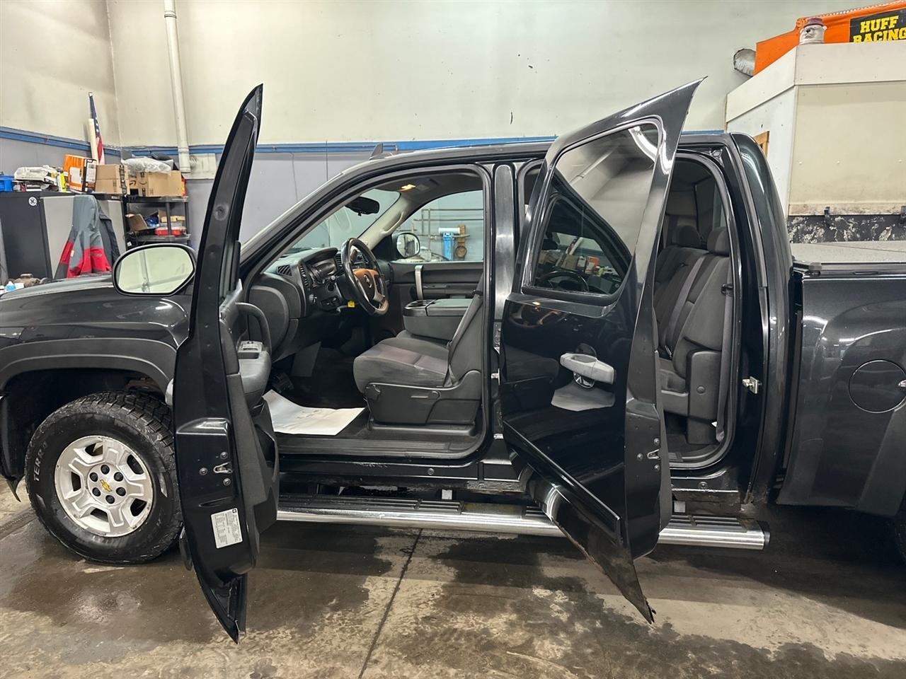 Chevrolet Silverado 1500 2WD Crew Cab 143.5" LT 2009