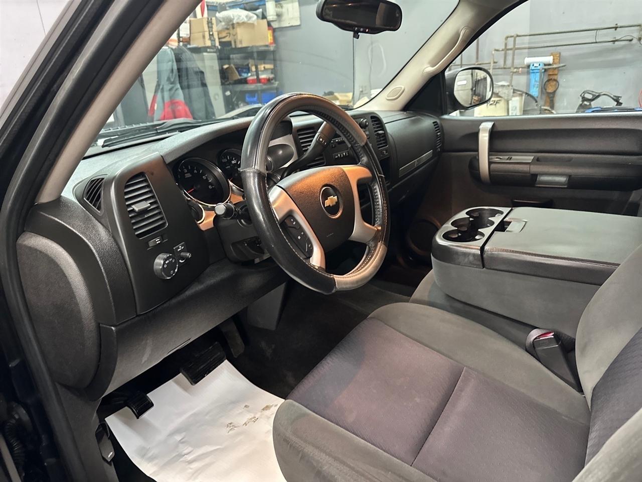 Chevrolet Silverado 1500 2WD Crew Cab 143.5" LT 2009