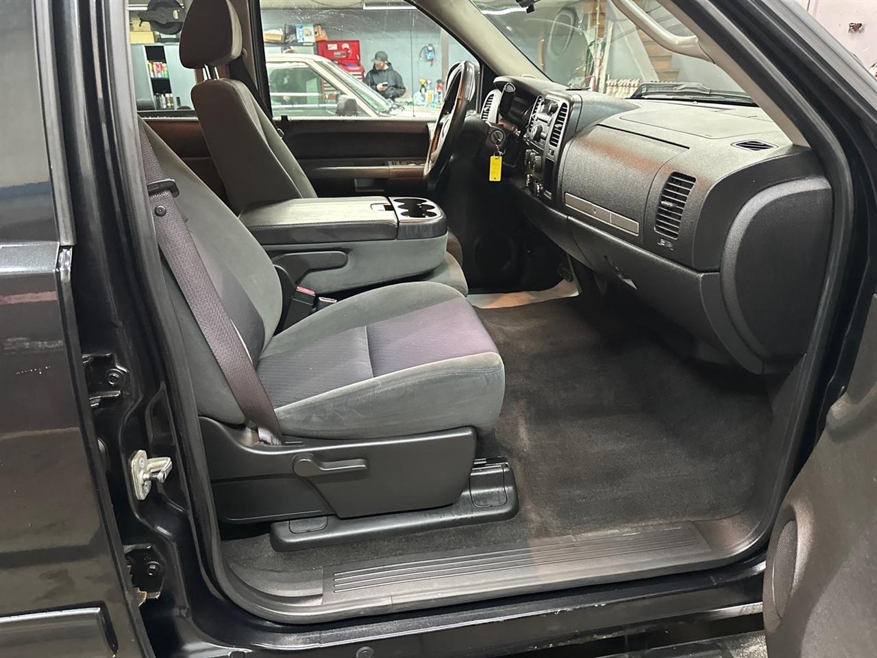 Chevrolet Silverado 1500 2WD Crew Cab 143.5" LT 2009