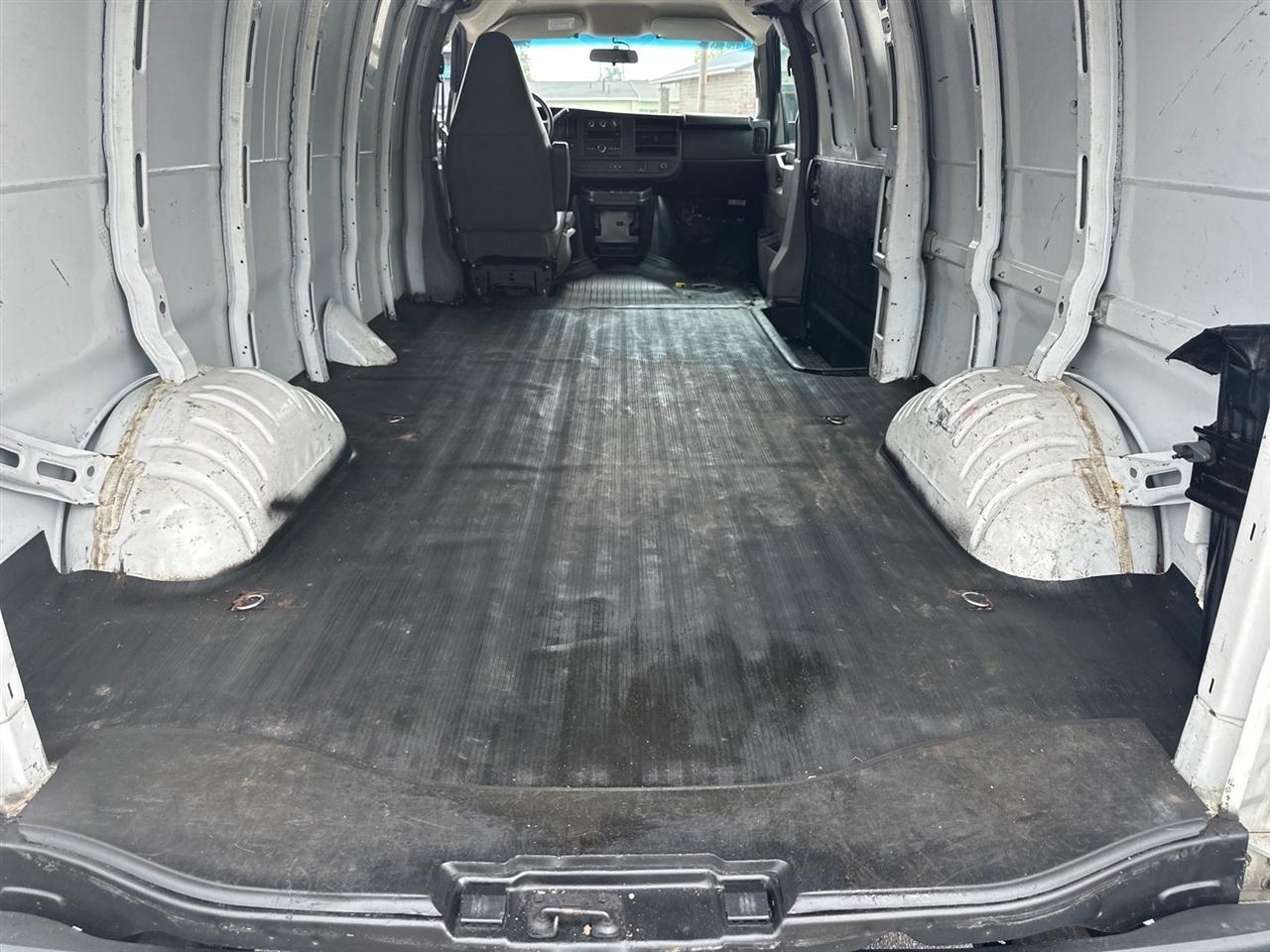 Chevrolet Express Cargo Van RWD 2500 155" 2017