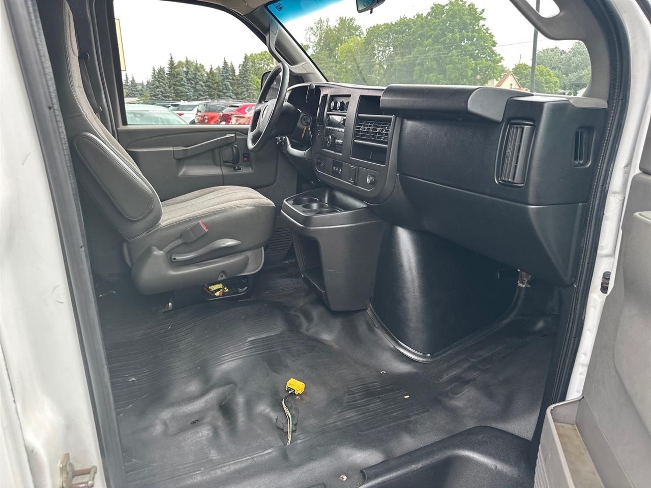 Chevrolet Express Cargo Van RWD 2500 155" 2017