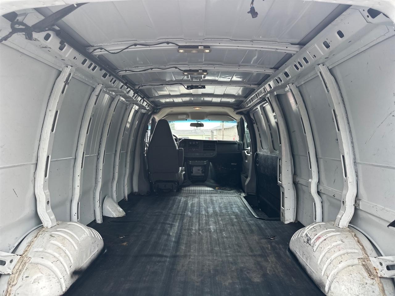 Chevrolet Express Cargo Van RWD 2500 155" 2017