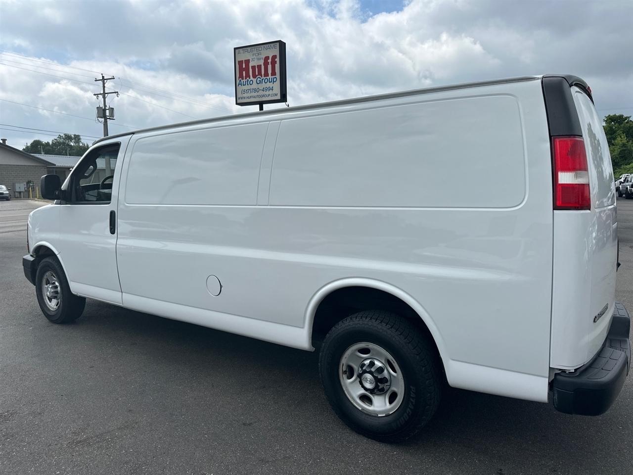 Chevrolet Express Cargo Van RWD 2500 155" 2017
