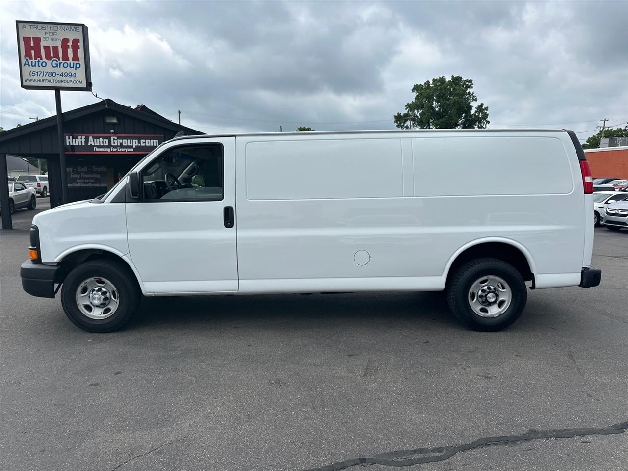 Chevrolet Express Cargo Van RWD 2500 155" 2017