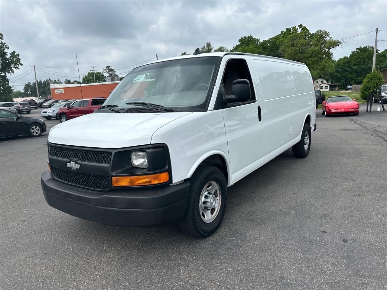 Chevrolet Express Cargo Van RWD 2500 155" 2017