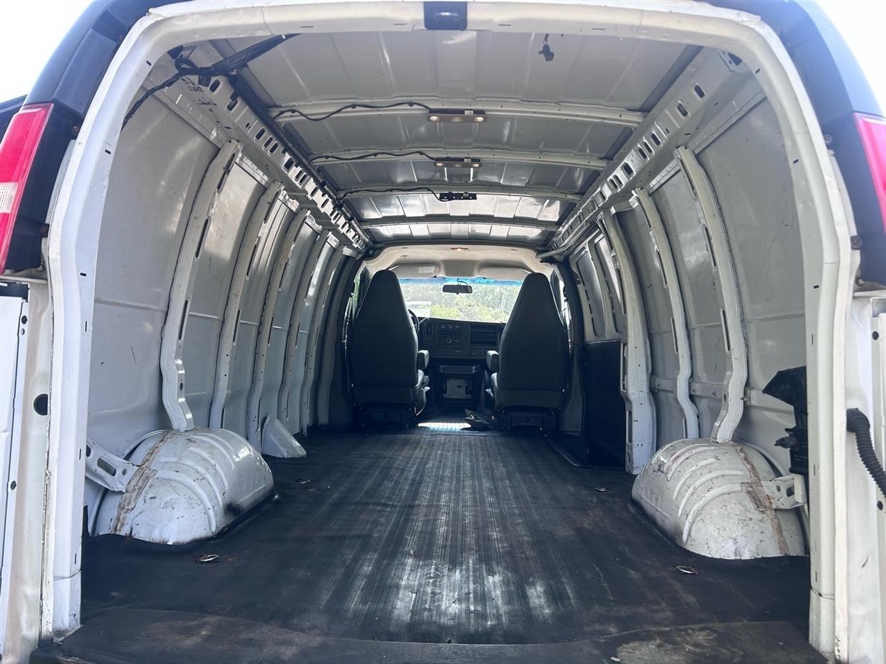 Chevrolet Express Cargo Van RWD 2500 155" 2017
