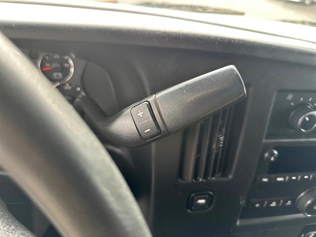 Chevrolet Express Cargo Van RWD 2500 155" 2017