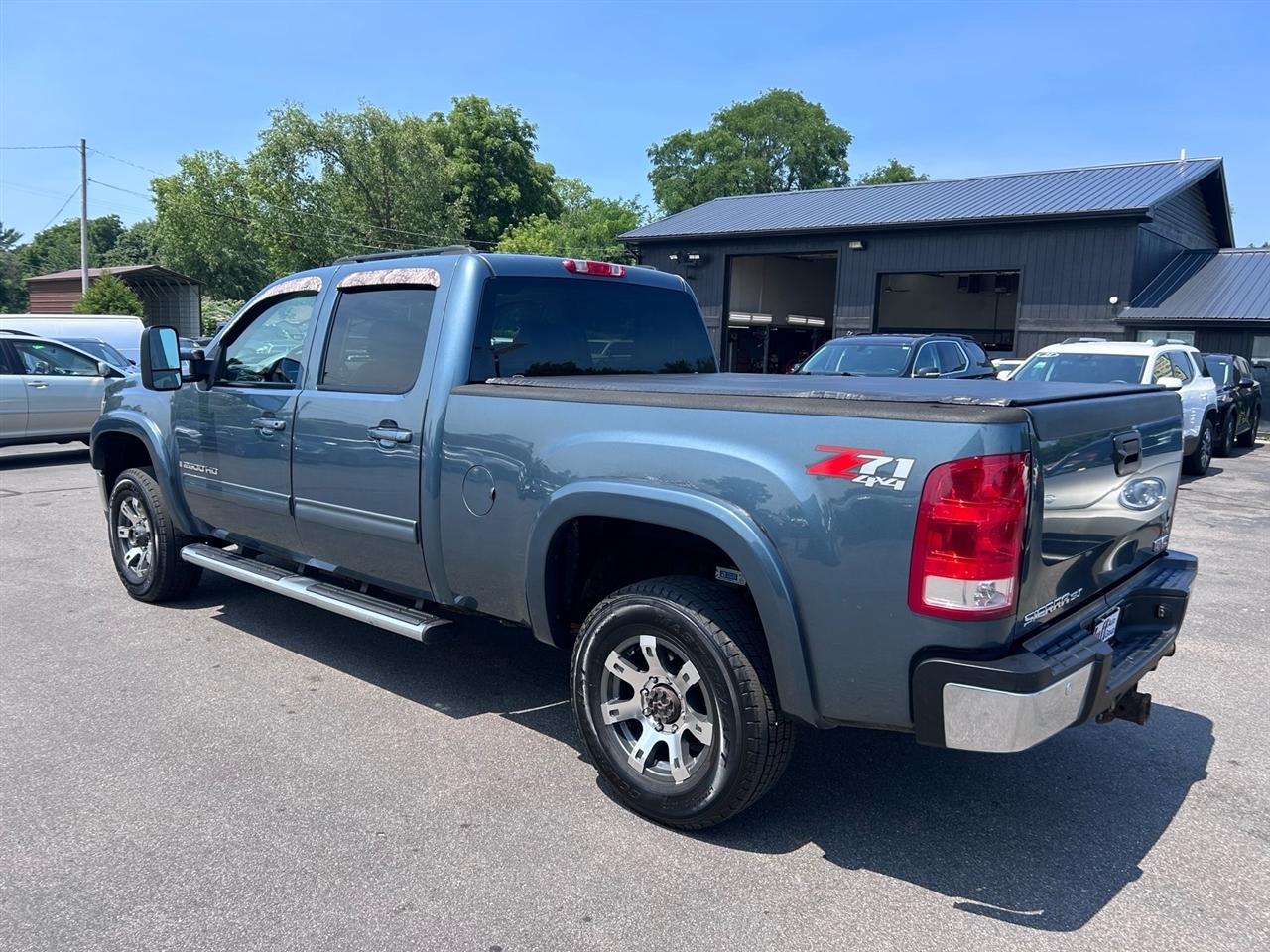 GMC Sierra 2500HD 4WD Crew Cab 153" SLT 2007
