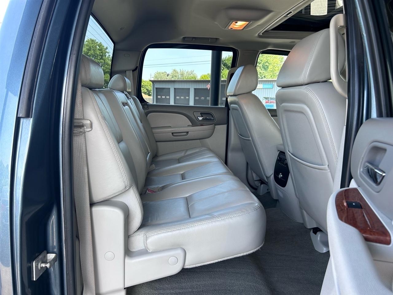 GMC Sierra 2500HD 4WD Crew Cab 153" SLT 2007