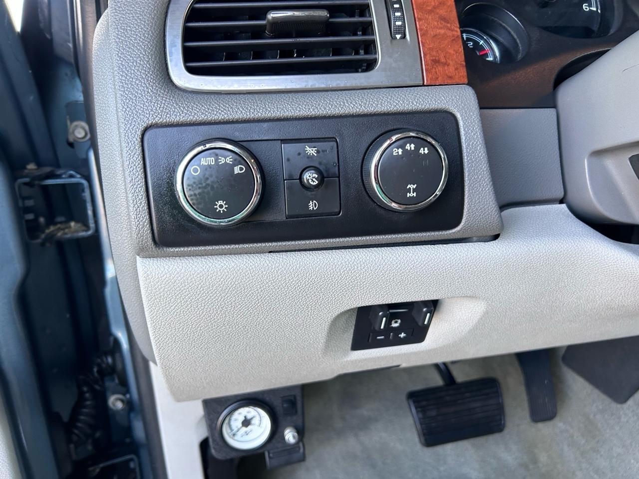 GMC Sierra 2500HD 4WD Crew Cab 153" SLT 2007