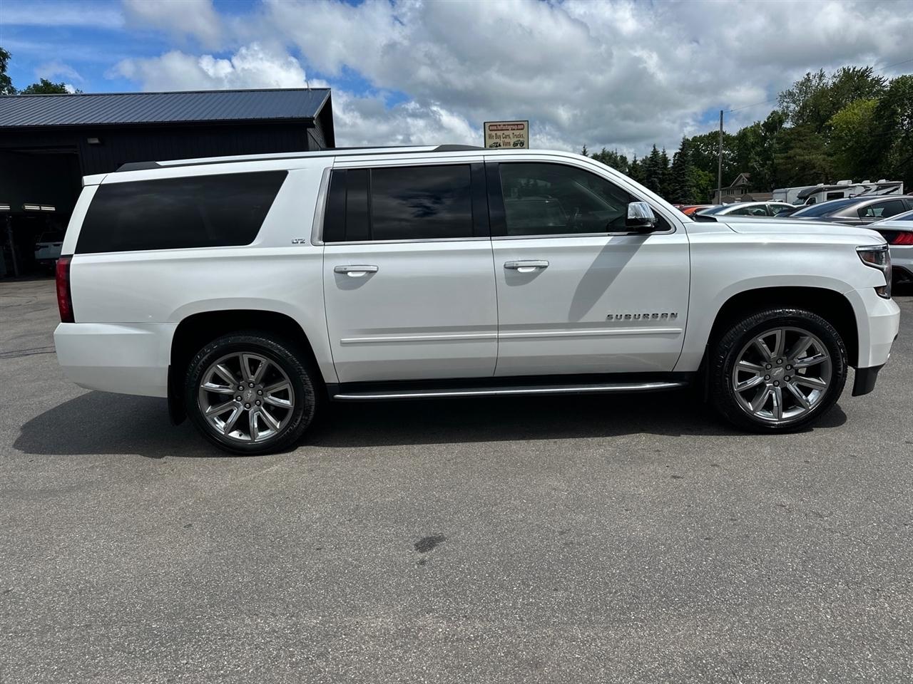 Chevrolet Suburban 4WD 4dr 1500 LTZ 2016