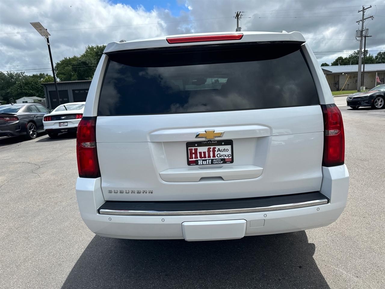 Chevrolet Suburban 4WD 4dr 1500 LTZ 2016