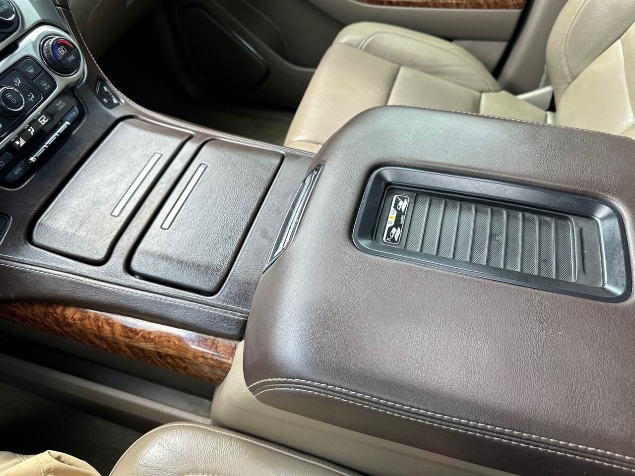 Chevrolet Suburban 4WD 4dr 1500 LTZ 2016