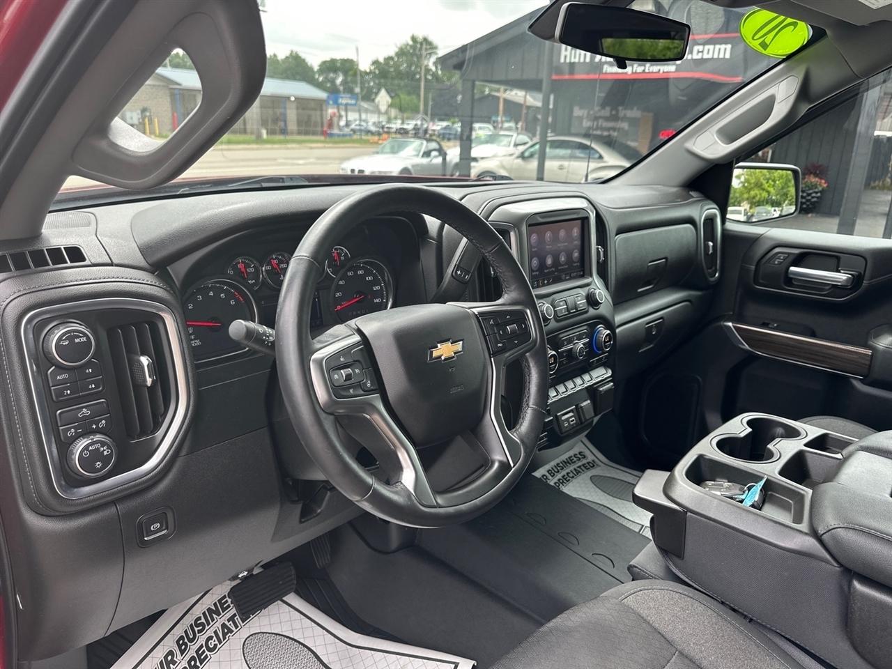 Chevrolet Silverado 1500 4WD Crew Cab 147" LT 2020