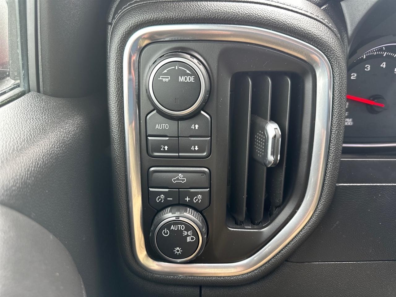 Chevrolet Silverado 1500 4WD Crew Cab 147" LT 2020