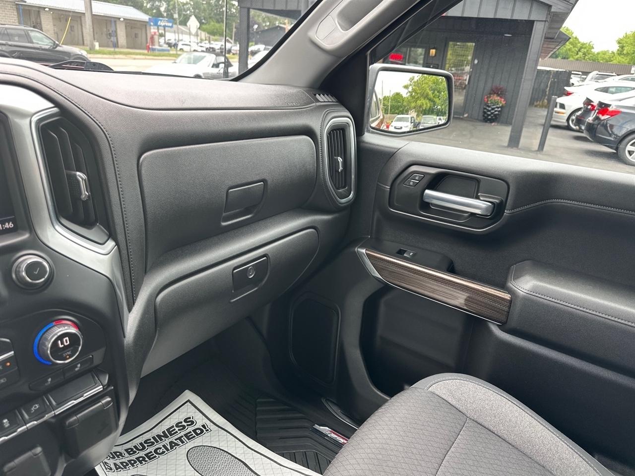 Chevrolet Silverado 1500 4WD Crew Cab 147" LT 2020
