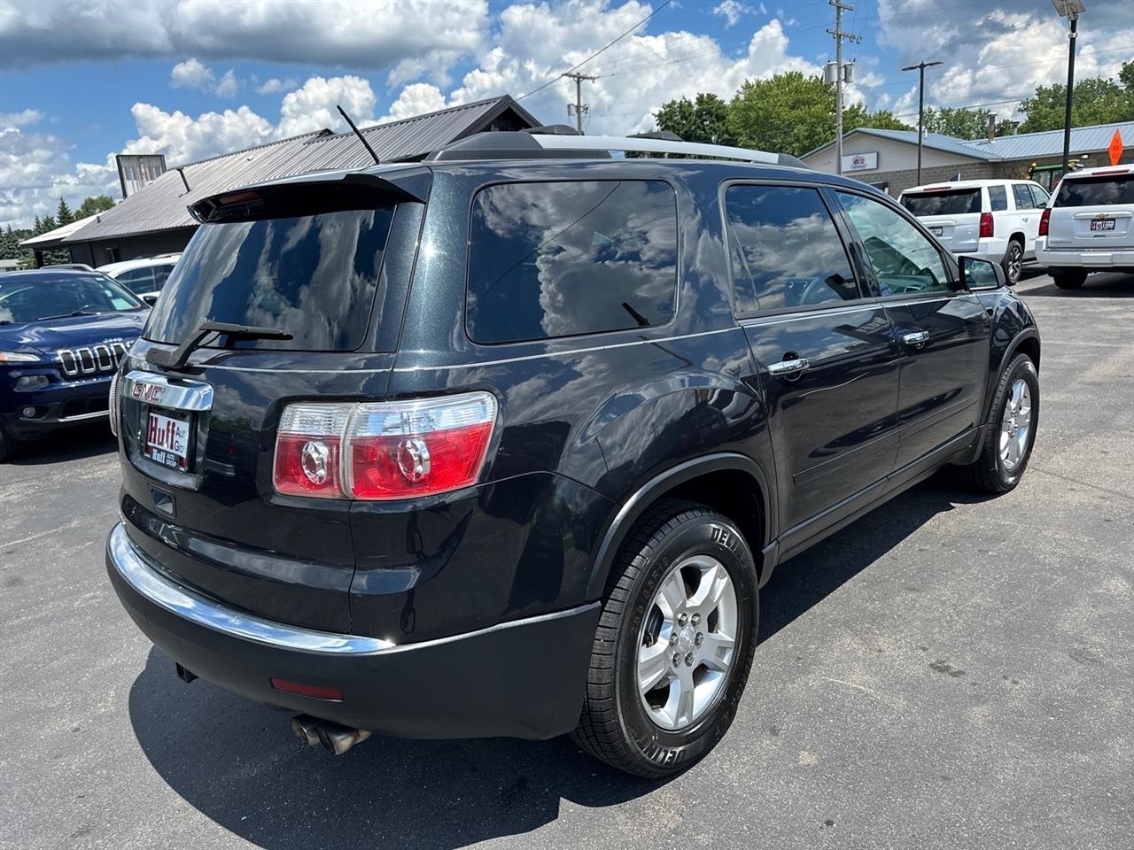 GMC Acadia FWD 4dr SL 2011
