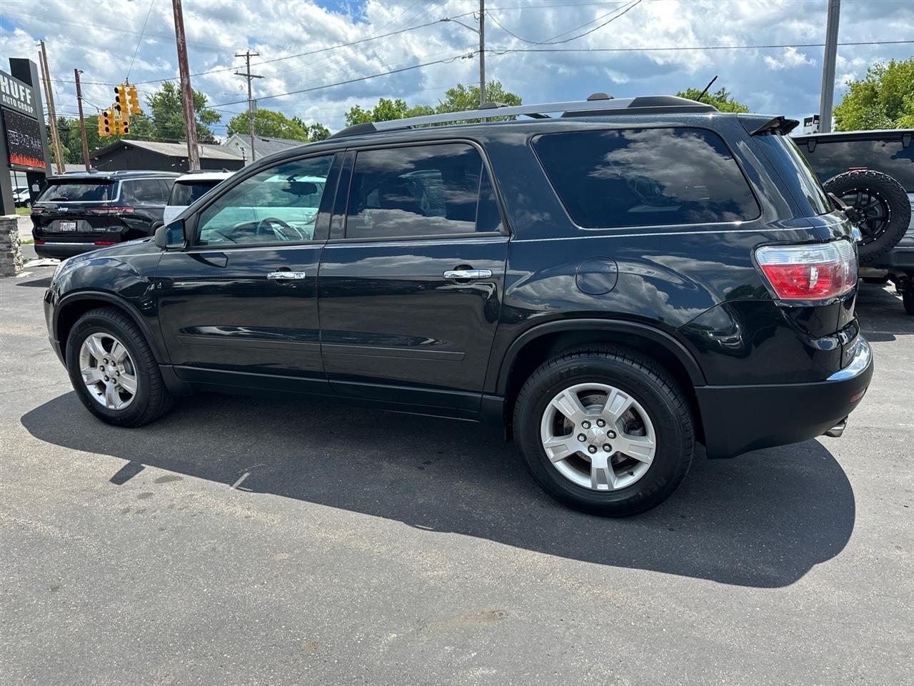 GMC Acadia FWD 4dr SL 2011