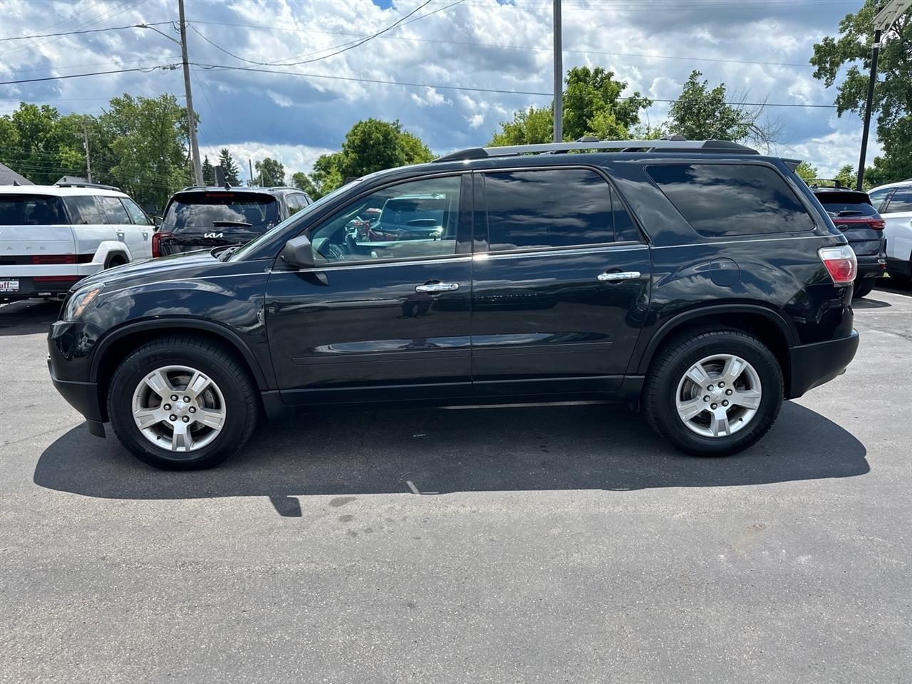 GMC Acadia FWD 4dr SL 2011
