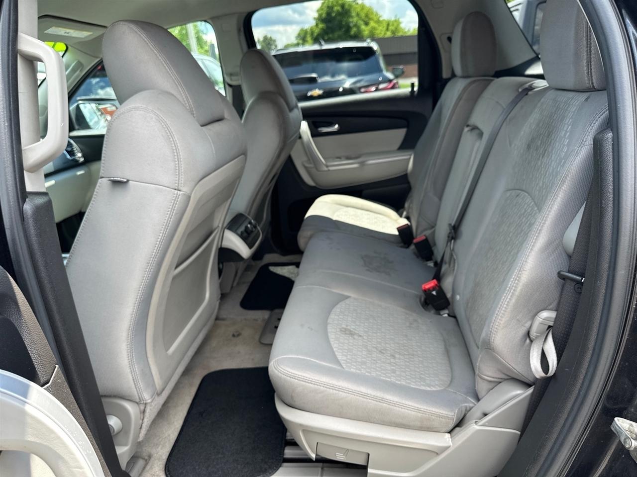 GMC Acadia FWD 4dr SL 2011