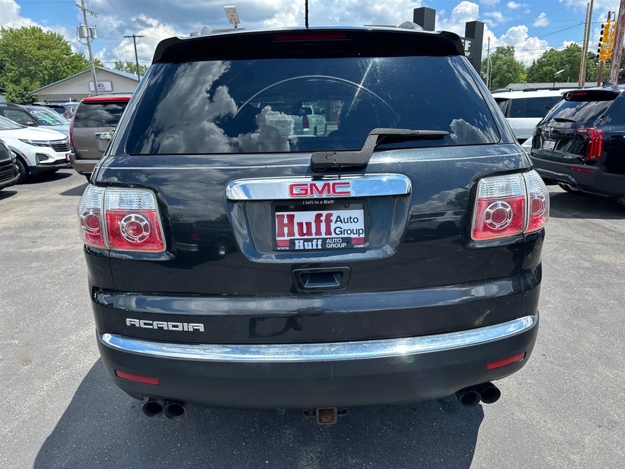 GMC Acadia FWD 4dr SL 2011