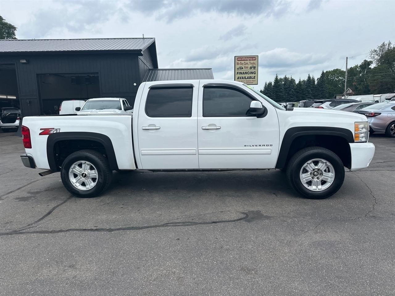 Chevrolet Silverado 1500 4WD Crew Cab 143.5" LT 2012