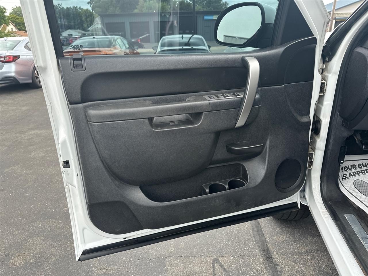 Chevrolet Silverado 1500 4WD Crew Cab 143.5" LT 2012