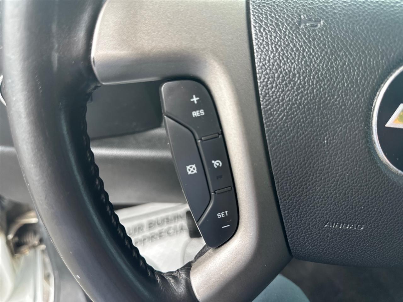 Chevrolet Silverado 1500 4WD Crew Cab 143.5" LT 2012
