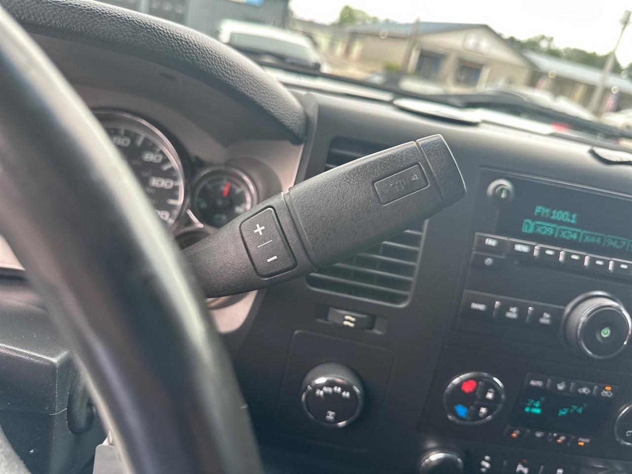 Chevrolet Silverado 1500 4WD Crew Cab 143.5" LT 2012