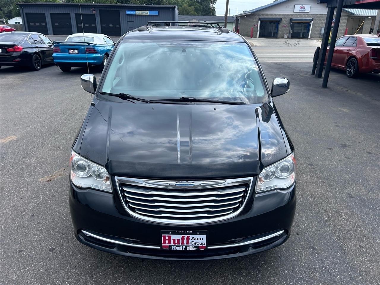 Chrysler Town & Country 4dr Wgn Limited Platinum 2016
