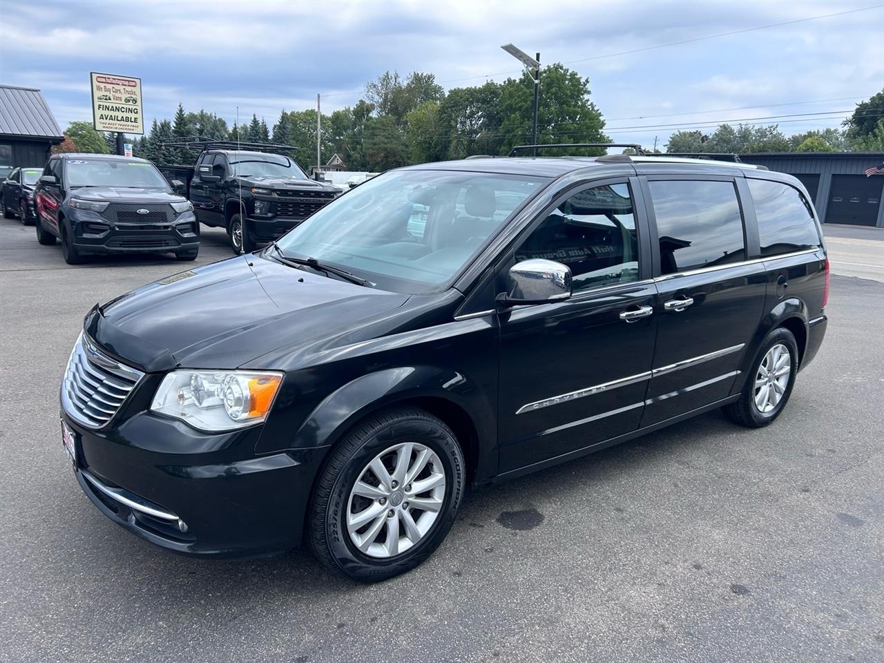 Chrysler Town & Country 4dr Wgn Limited Platinum 2016