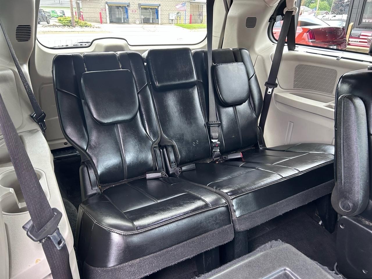 Chrysler Town & Country 4dr Wgn Limited Platinum 2016