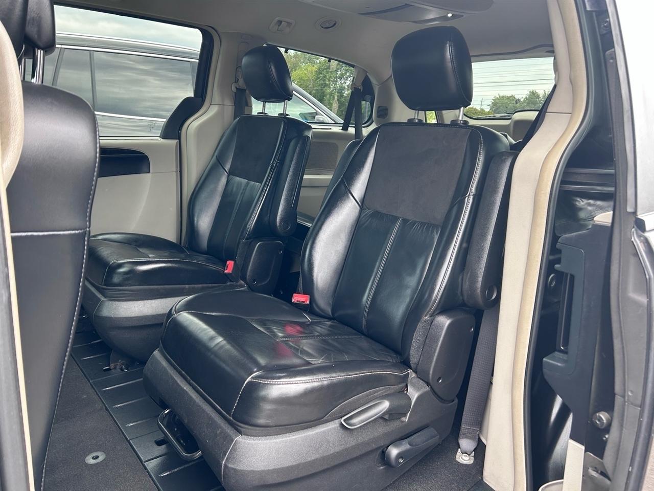 Chrysler Town & Country 4dr Wgn Limited Platinum 2016
