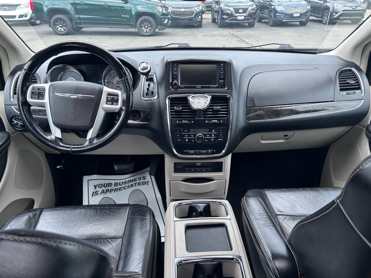 Chrysler Town & Country 4dr Wgn Limited Platinum 2016